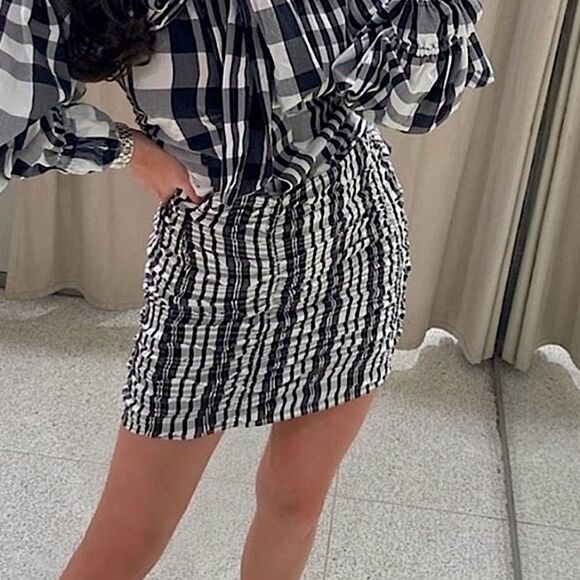 Zara Gingham Skirt Black & White Checker Ruched Mini Size M • BLOGGER FAVORITE • - Picture 1 of 7